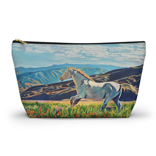 "Freedom in the Foothills" White Horse Running Accessory Pouch w T-bottom